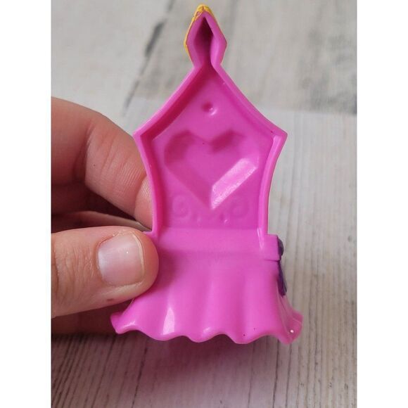 Pink heart royalty chair bed mini doll accessory toy figure - Picture 5 of 5
